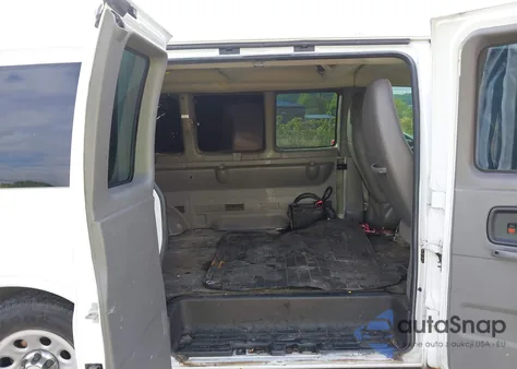 2012 Chevrolet Express 1500 Lt из США, поврежденный, VIN 1GBSGCF43C1141521